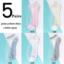 Load image into Gallery viewer, 5Pairs/Lot Women Socks Fashion daisy Flower Japan Ankle Socks - GoHappyShopin
